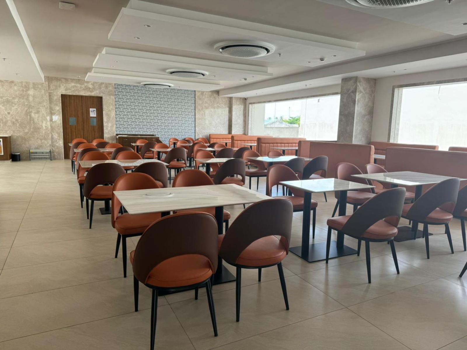 Hotel Royal Embassy à Erode Extérieur photo
