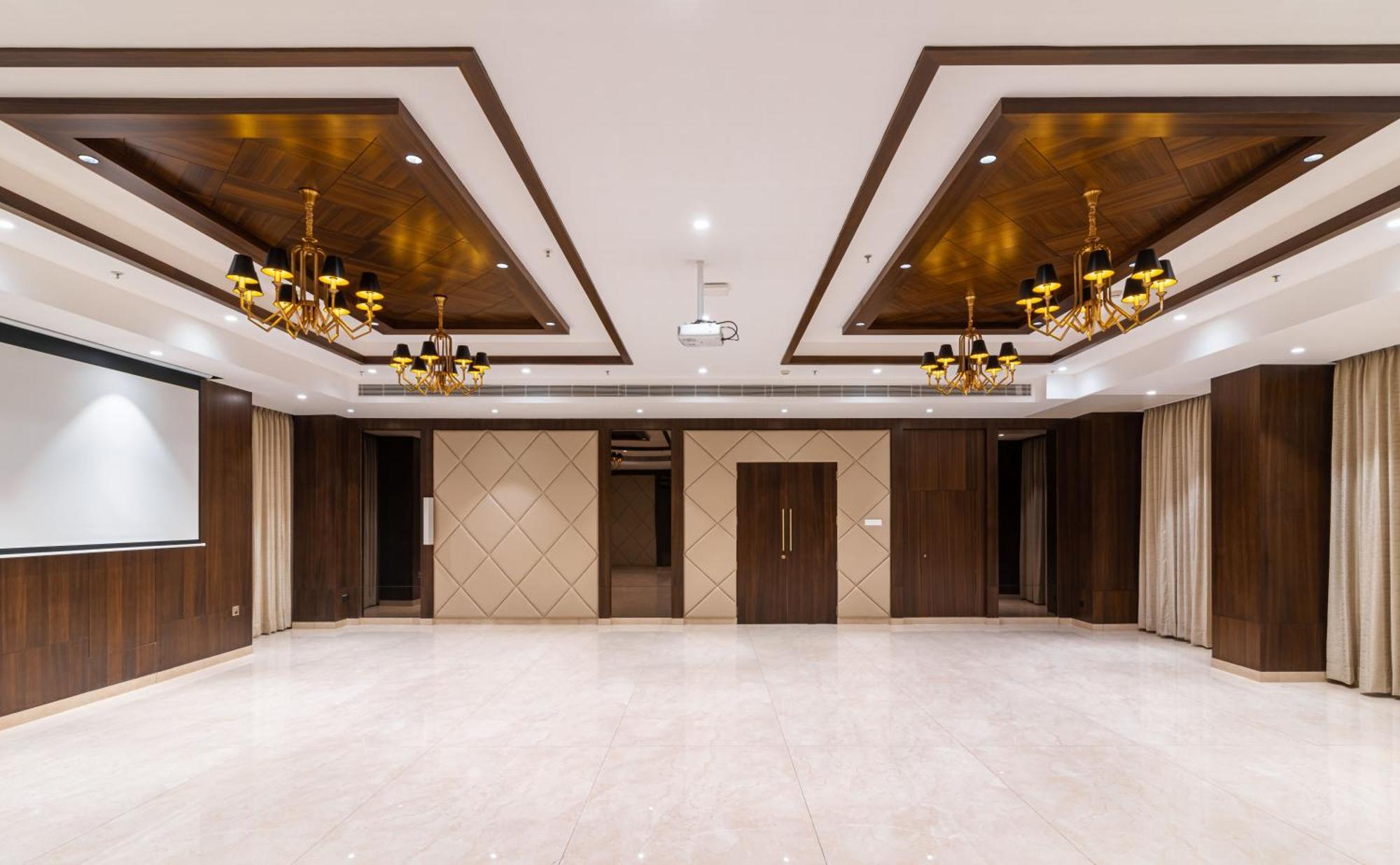 Hotel Royal Embassy à Erode Extérieur photo